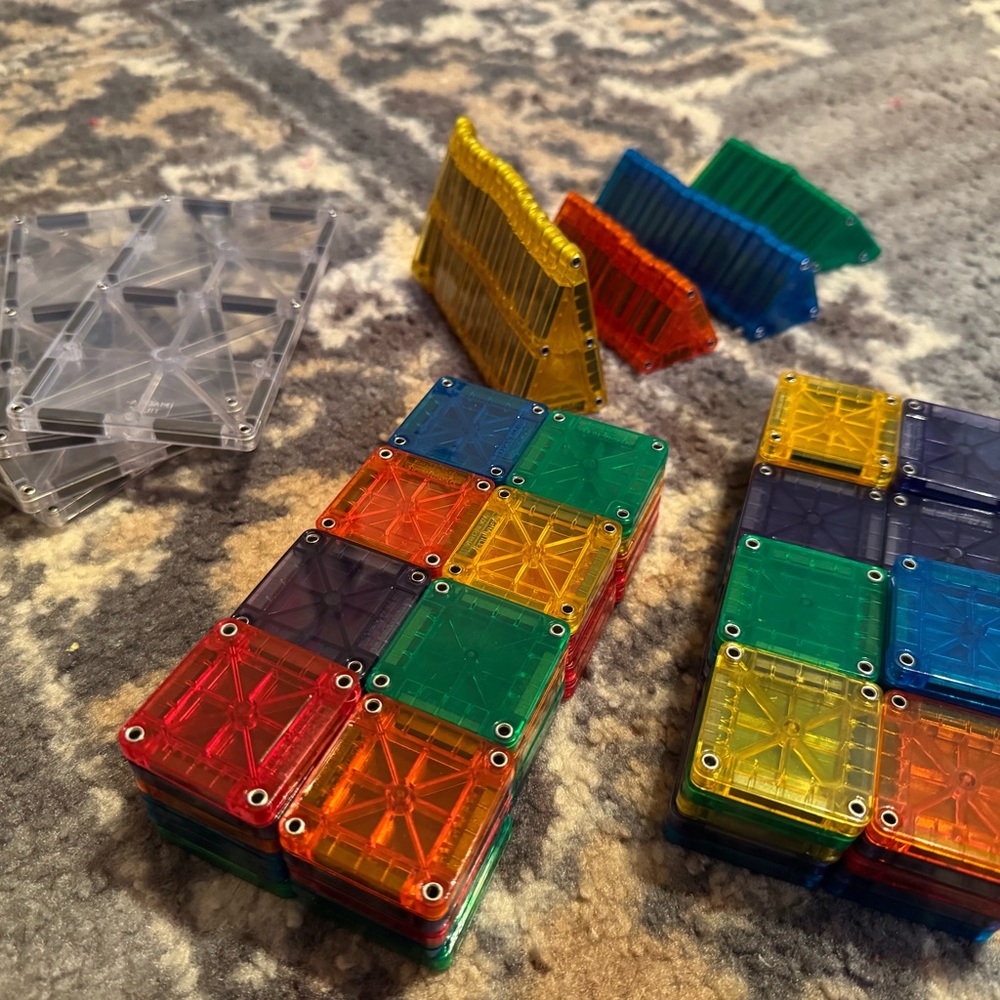 Magna-tiles microMags & Magna-qubix bundle
